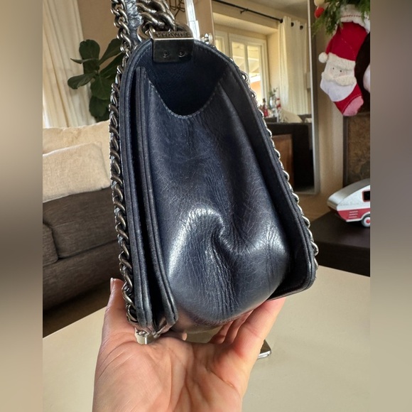 Gorgeous Authentic Chanel Boy Bag Medium Glazed Calfskin Navy Blue Chain Purse - Picture 14 of 17